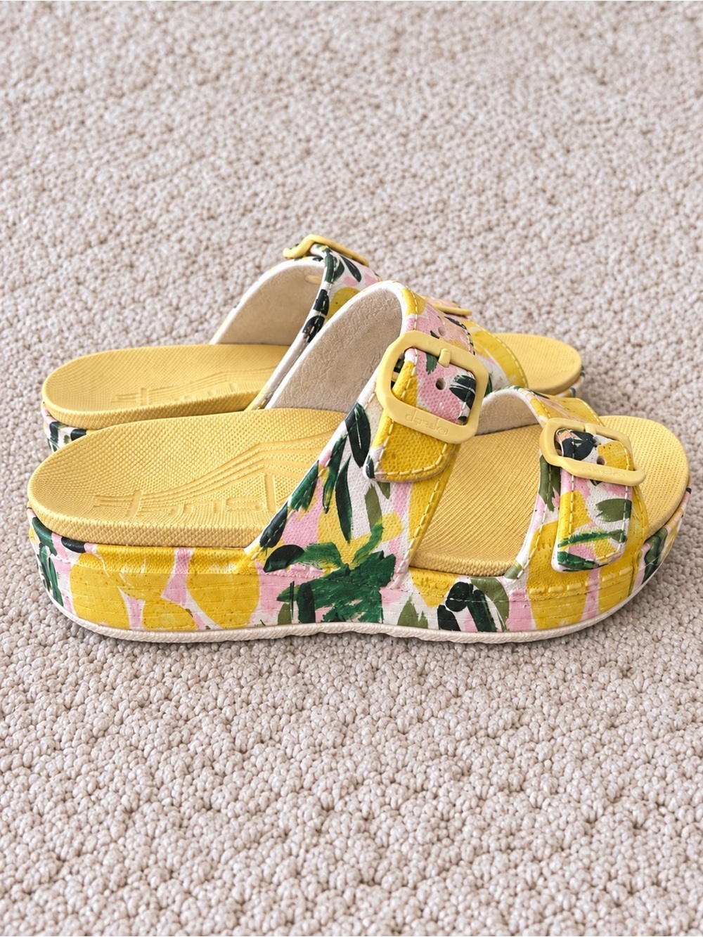 Dansko Yellow Floral Platform Sandals Women’s Size 39 Buckle Slides